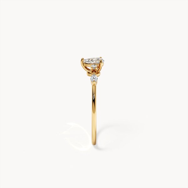 0149730_EDIT_GG_03.jpg Prong Setting Side Stone Diamond Engagement Ring