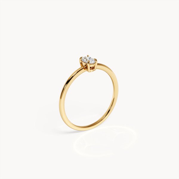 Minimalistic Plain Engagement Ring