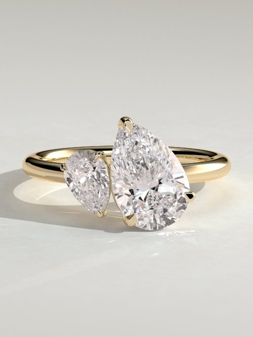 1aonsoafp7u3fqq1ndiob2sy_8wegdi4k_cc85bbb433426b3d56cdd40e4cbe63dd Double Pear Toi et Moi Engagement Ring