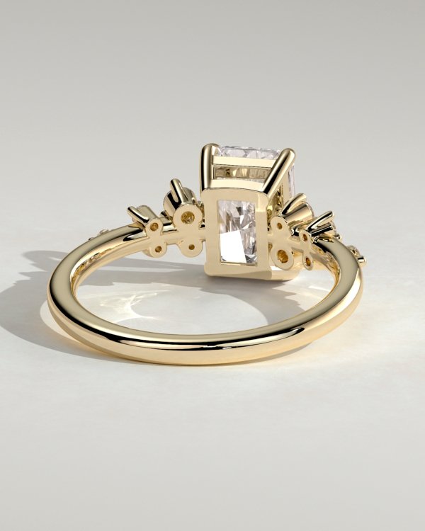 1cjovd_tjnx4c_wxdkuftfsg3kvxb4zzd_43719973038af0001379485ca1408547 Radiant 4 Claw Solitaire Clustered Engagement Ring